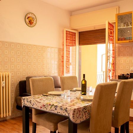Ferienwohnung Posto Auto Gratuito Relax A 30 Metri Dal Mare Riva Ligure Exterior foto