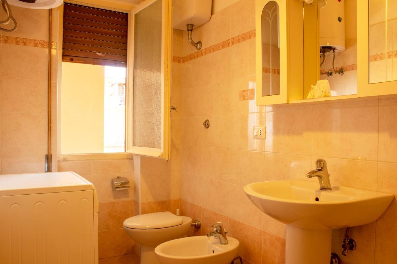 Ferienwohnung Posto Auto Gratuito Relax A 30 Metri Dal Mare Riva Ligure Exterior foto